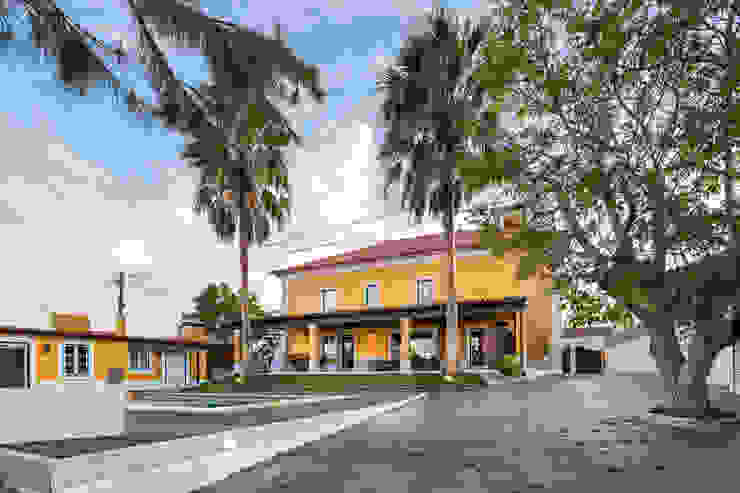 Reconstrução de moradia antiga Atelier d'Maison Casas unifamilares