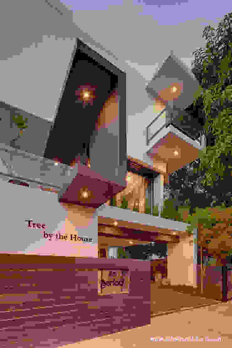 Tree By The House 30 X 50 Residential House In Bangalore Homify After all, the house front design is the card of the owners. residential house in bangalore