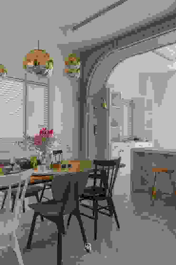 理絲室內設計有限公司 Ris Interior Design Co., Ltd. Кухня Фанера Синій