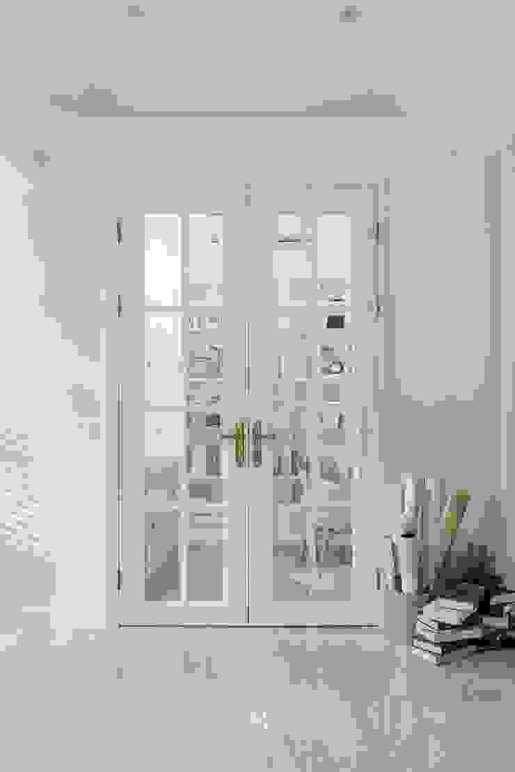 理絲室內設計有限公司 Ris Interior Design Co., Ltd. Дверi Дерево Білий