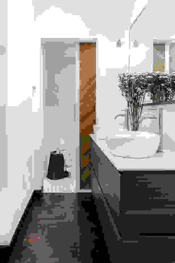 Bathroom Distinctidentity Pte Ltd Modern Bathroom Wood White