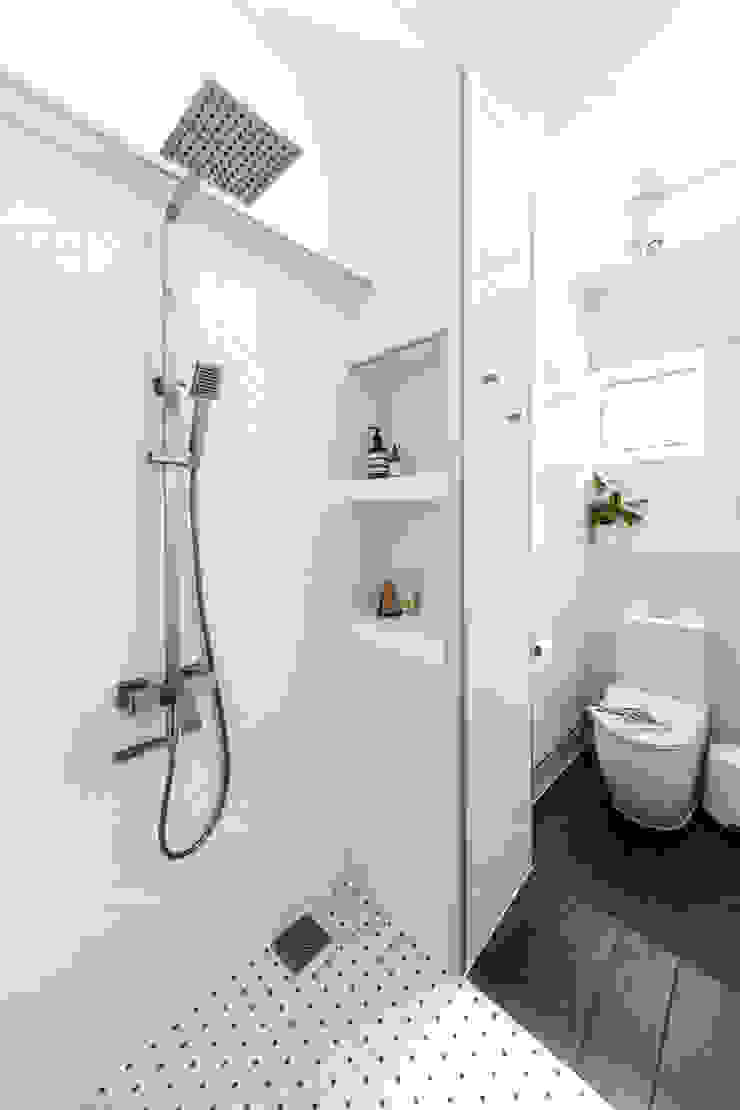 Bathroom Distinctidentity Pte Ltd Modern Bathroom