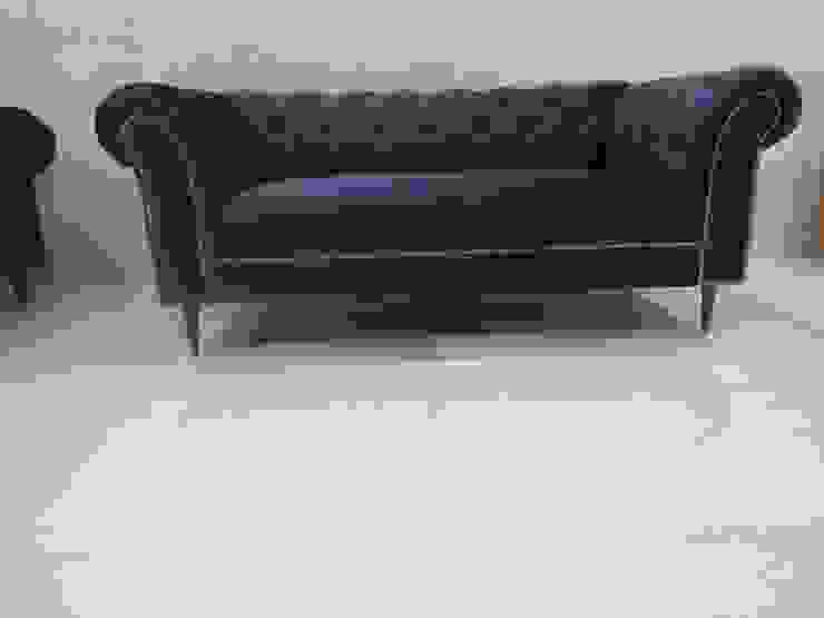 Basement at Noida Grey-Woods Living roomSofas & armchairs Engineered Wood Blue