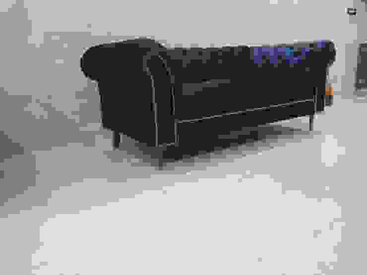 Basement at Noida Grey-Woods Living roomSofas & armchairs Engineered Wood Blue