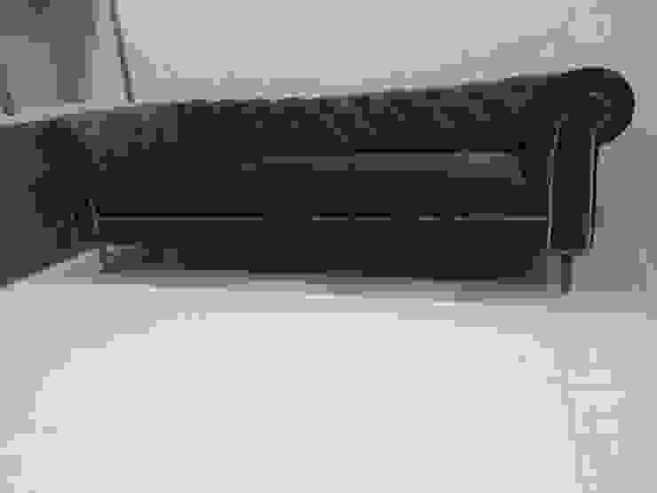 Basement at Noida Grey-Woods Living roomSofas & armchairs Engineered Wood Blue