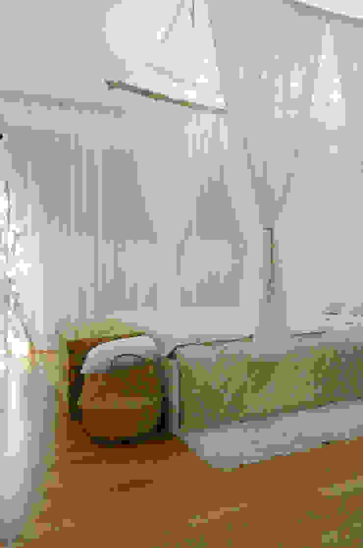 Une chambre façon cabane chic Skéa Designer Chambre originale Bois Beige chambre,lit baldaquin,lit perroquet,lit,crème,beige,bohème