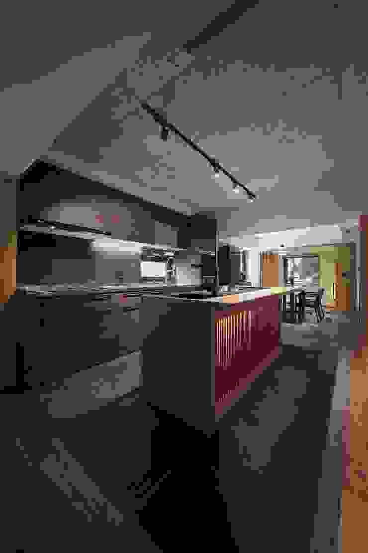 中島下也是儲物空間 直方設計有限公司 KitchenStorage