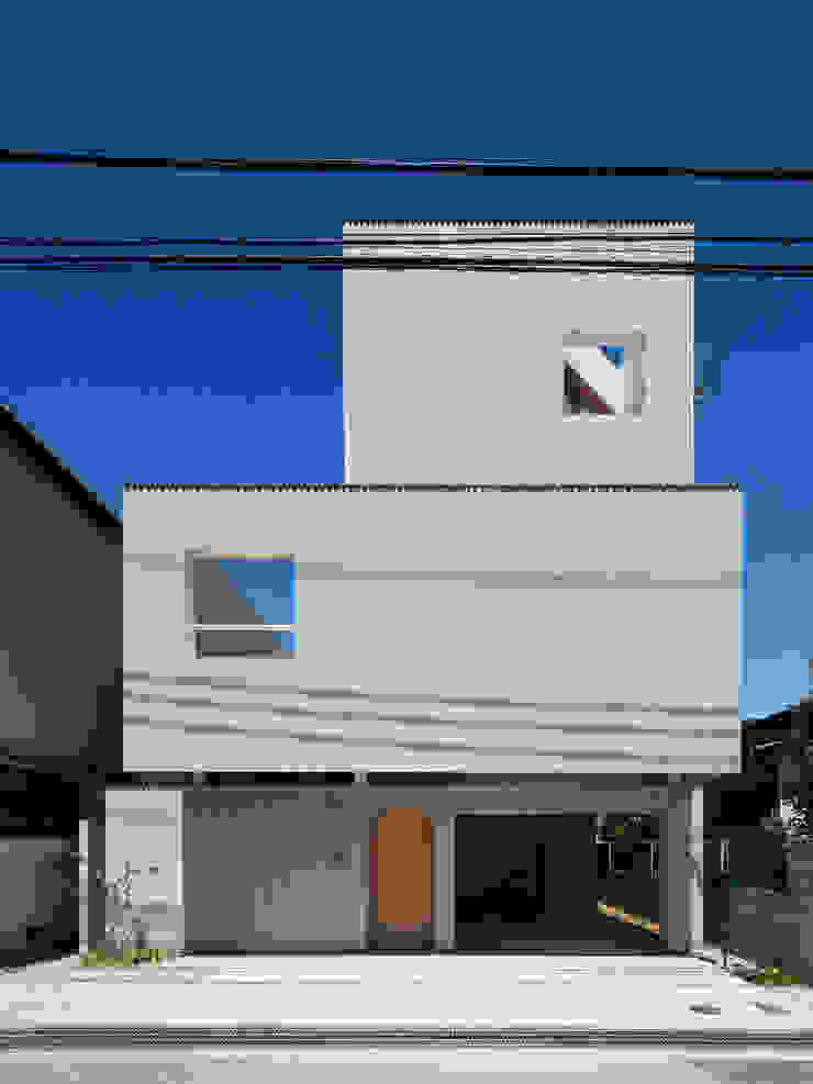 FUMIASO ARCHITECT & ASSOCIATES/ 阿曽芙実建築設計事務所 Case eclettiche Metallo