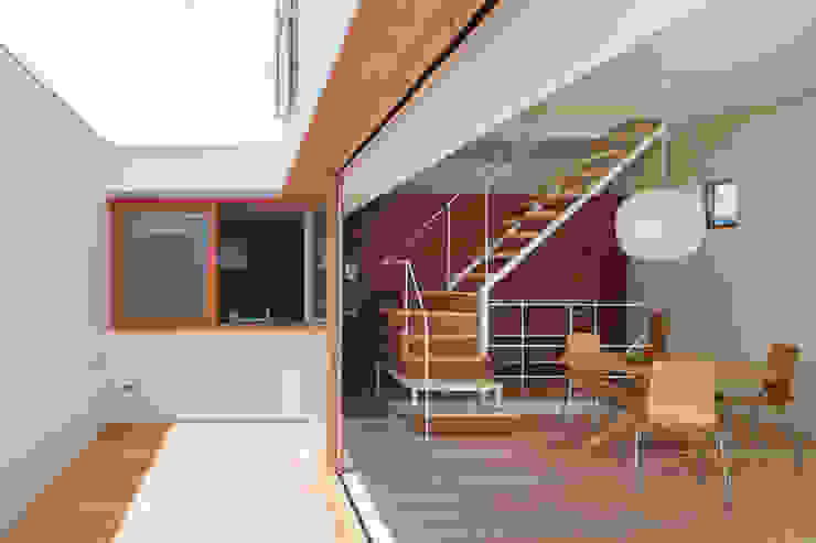 FUMIASO ARCHITECT & ASSOCIATES/ 阿曽芙実建築設計事務所 Soggiorno eclettico