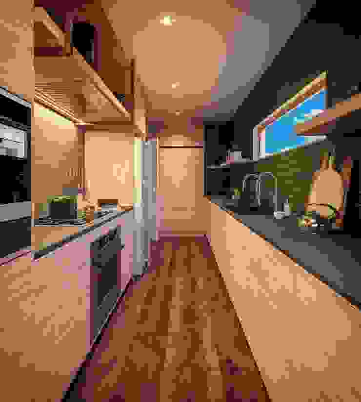 Project Siavonga, Zambia. Modern kitchen by Deborah Garth Interior Design International (Pty)Ltd Modern