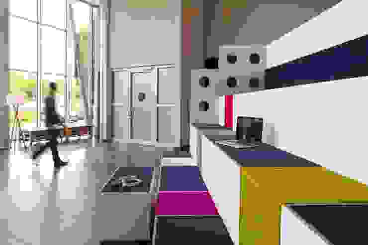 TRIBÜNE _WERKSTATT FÜR UNBESCHAFFBARES - Innenarchitektur aus Berlin Gewerbeflächen Workspace,Eingangsbereich,Aufenthaltsraum,Workshop,Besprechungsraum,Lounge,Meetingräume,Innovationsräume,Tribüne,Lean Coffee,Coworking,offene Küche,Bürogebäude