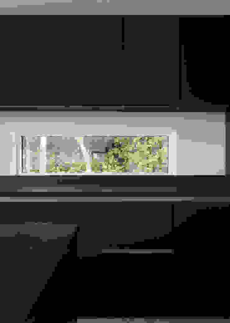 Slimline Aluminium Clad Wood Windows With Jet Black Modern Kitchen Marvin Windows and Doors UK Windows & doors Windows Aluminium/Seng White