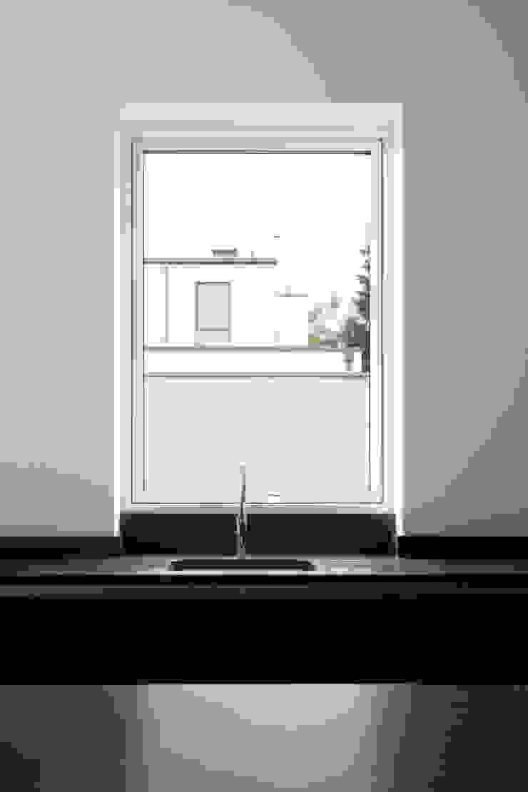 Slimline Aluminium Clad Wood Windows With Jet Black Modern Kitchen Marvin Windows and Doors UK Windows & doors Windows Aluminium/Seng White