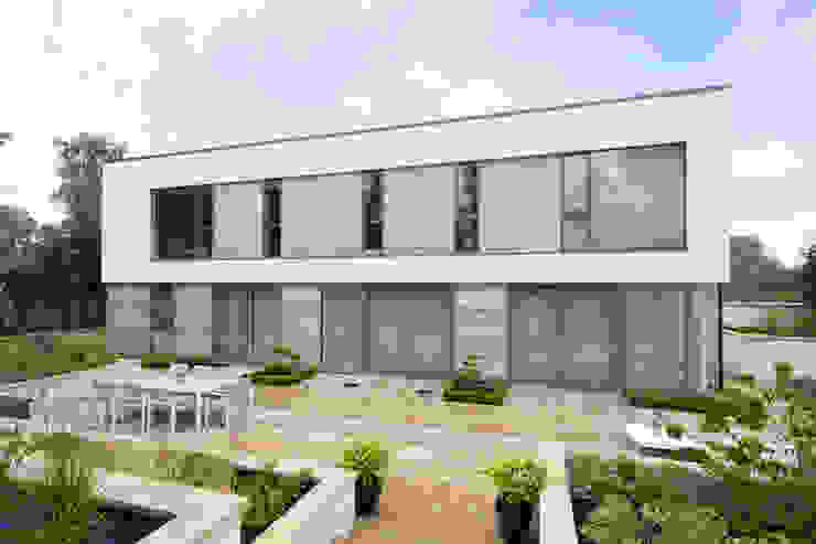 Modern Aluminium Windows With Wood Interior Marvin Windows and Doors UK Windows & doors Windows Aluminium/Seng Grey