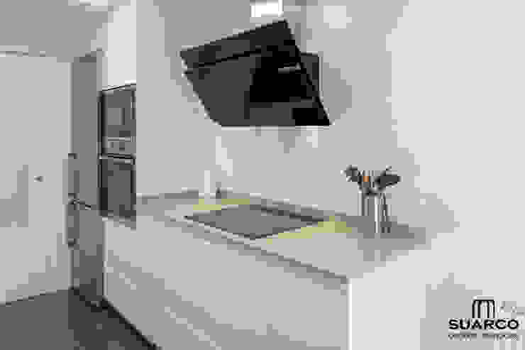 Cocina pequeña blanca en dos frentes | homify