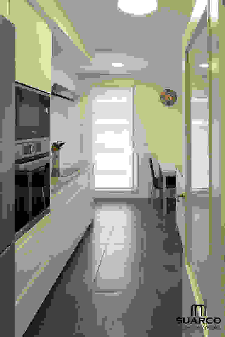 Cocina pequeña blanca en dos frentes | homify