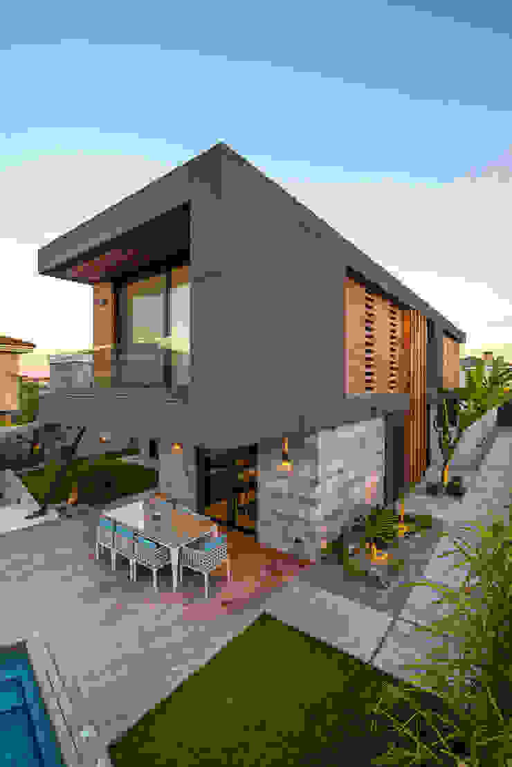 Villa Duo, Başak Akkoyunlu Design Başak Akkoyunlu Design Villa Beton Gri