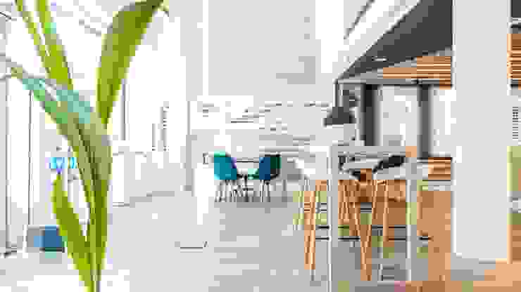 Luz - espacios conectados estudioAMA Cocinas de estilo escandinavo Madera Acabado en madera comercios modernos,interiorismo