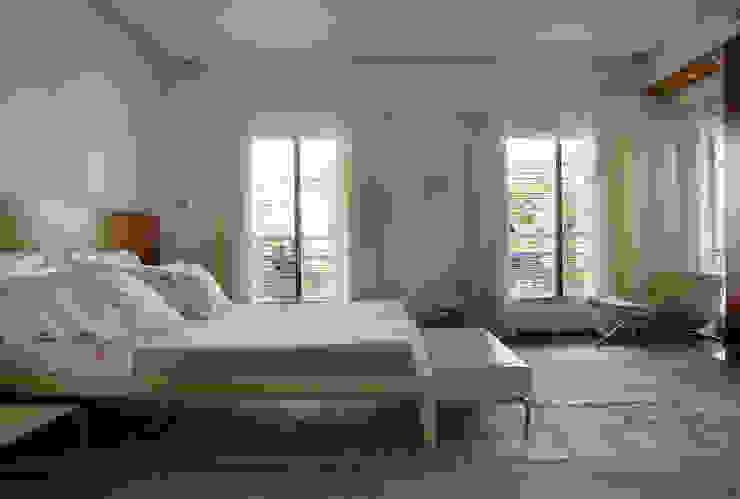 Dormitorio Principal Alexander Congonha Dormitorios de estilo moderno Blanco