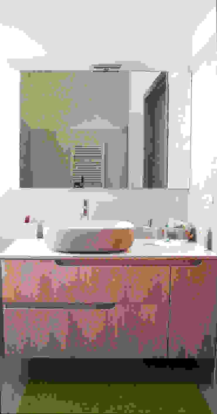 bagno studio di progettazione architetto caterina martini Bagno moderno gres, righe, grigio, bagno a righe