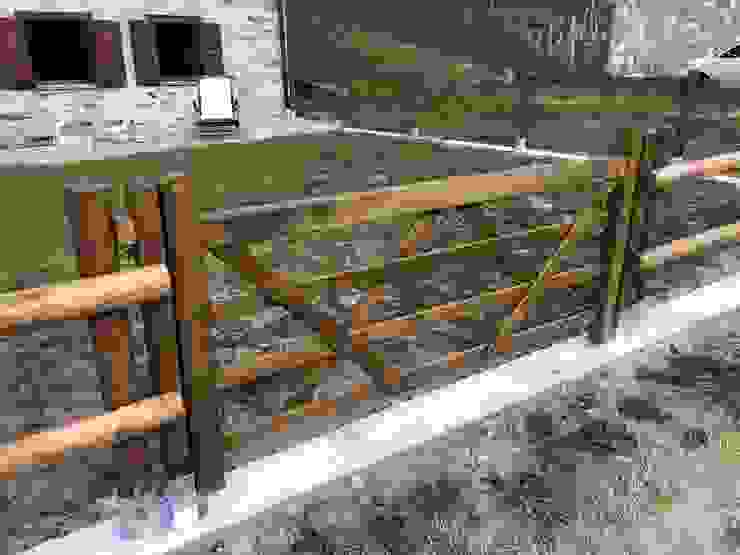 Staccionata In Legno Con Cancello Staccionata in legno in montagna con cancello | homify