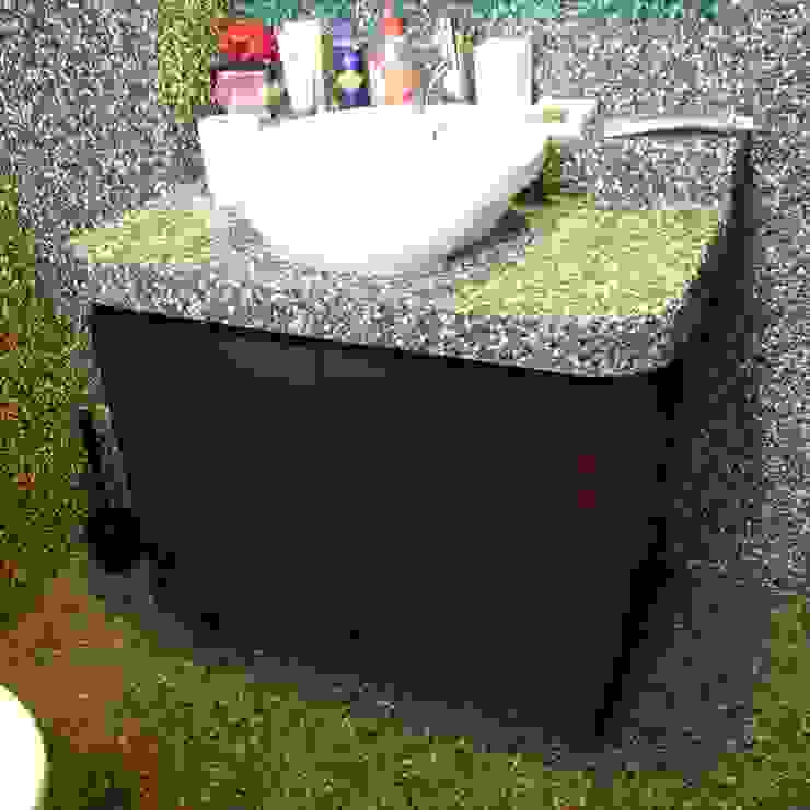 INTERIOR REFURBISHMENT FOR APARTMENT AT TAMAN KUCHAI LAMA, KUALA LUMPUR eL precio Tropical style bathrooms