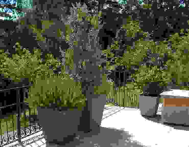 Terrassengestaltung mit Pflanzgefäßen von Atelier Vierkant | homify