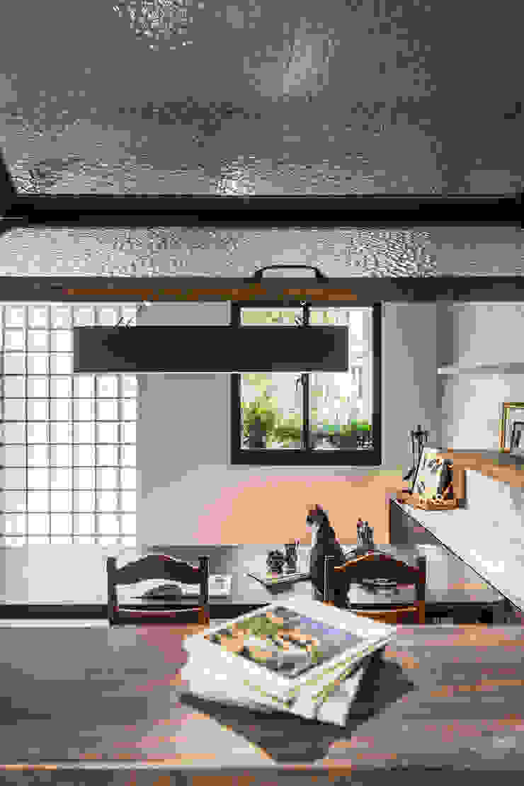 漢玥室內設計 Studio in stile asiatico Legno massello Effetto legno