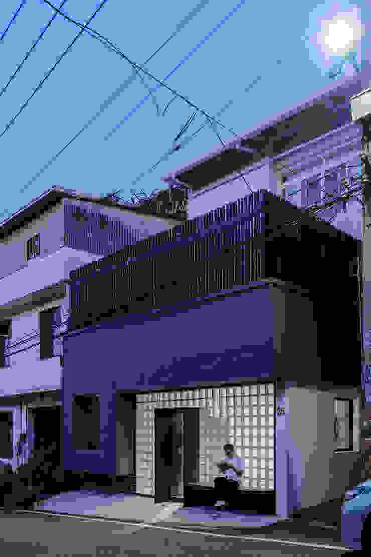 漢玥室內設計 Casa unifamiliare Vetro Metallizzato/Argento