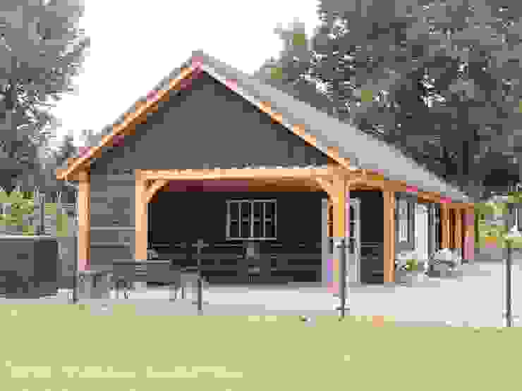 Grote Houten Schuur Bijgebouw Met Overkapping Carport