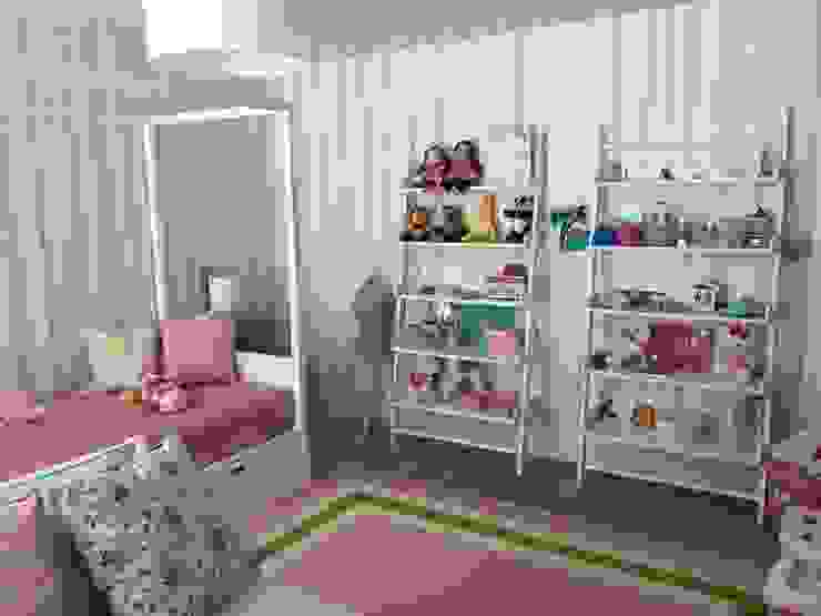 Quarto rosa, verde e azul Margarida Bugarim Interiores Quartos de rapariga Rosa quarto,decoração,quartorapariga,tapete,cama,rosa,verde,