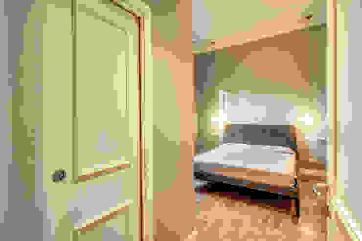 PARIOLI MOB ARCHITECTS Camera da letto moderna