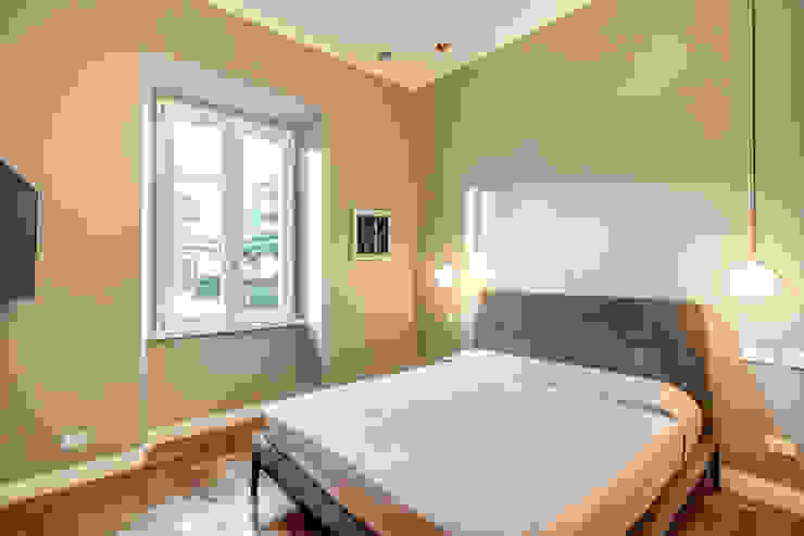 PARIOLI MOB ARCHITECTS Camera da letto moderna
