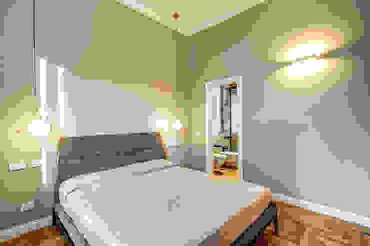 PARIOLI MOB ARCHITECTS Camera da letto moderna