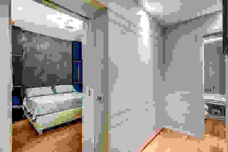 CAVALESE MOB ARCHITECTS Camera da letto moderna
