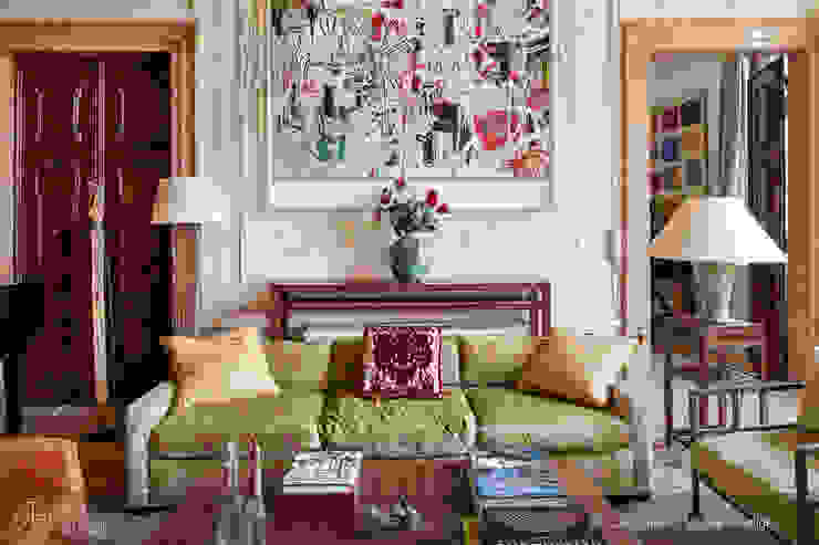 . Colin Dutton Living room Living room, venetian, historical, classic, period furniture, divan, green, sofa, cushions, lamps