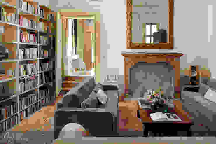 . Colin Dutton Living room Beige Living room, venetian, historical, classic, period furniture, divan, green, sofa, cushions, fireplace, mirror