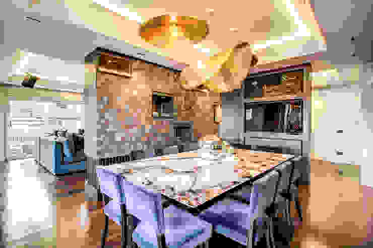 CORTINA D'AMPEZZO MOB ARCHITECTS Sala da pranzo moderna
