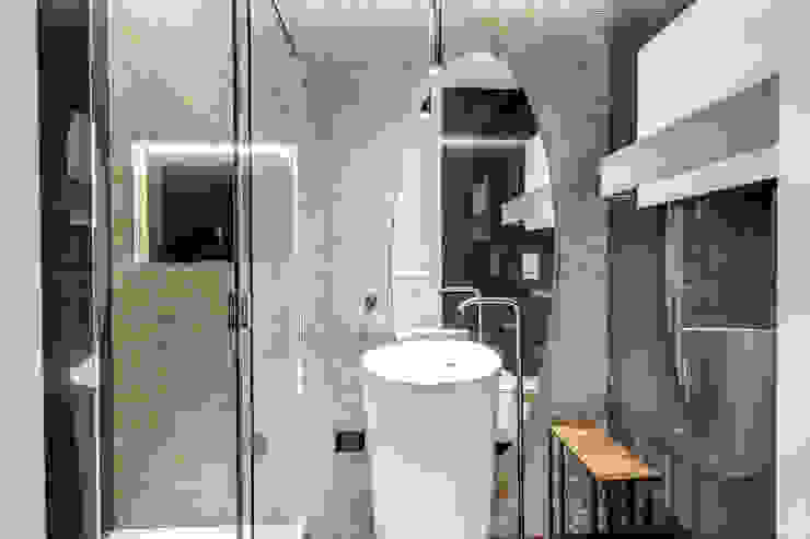CORTINA D'AMPEZZO MOB ARCHITECTS Bagno moderno