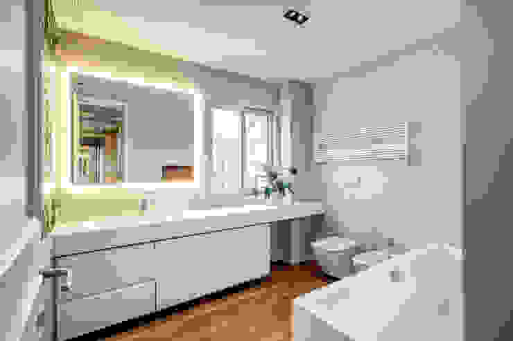 CORTINA D'AMPEZZO MOB ARCHITECTS Bagno moderno