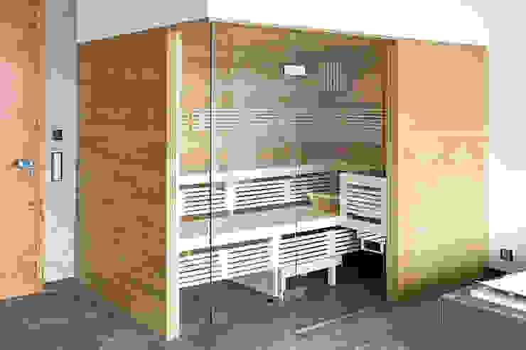 Sauna mit Eicheverkleidung| KOERNER Saunamanufaktur KOERNER SAUNABAU GMBH Sauna Sauna, Saunabau, Individuelle Sauna, Sauna mit Glasfront, Sauna nach Maß, Neubau, Eiche