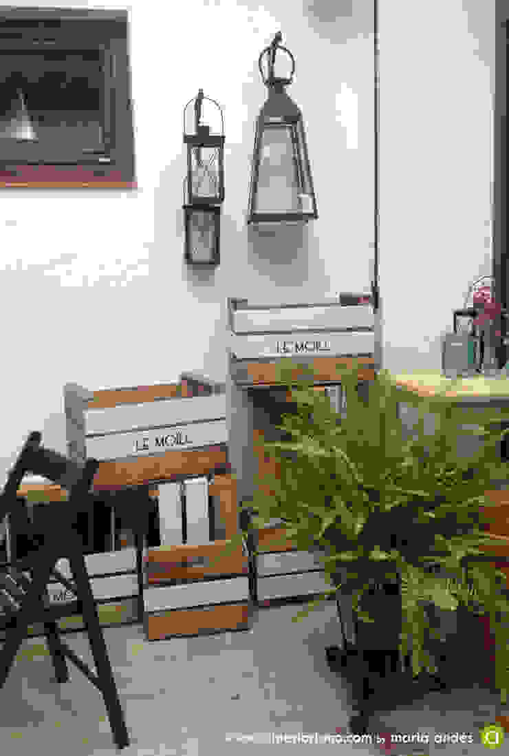 Decorar con cajas de madera A interiorismo by Maria Andes Commercial spaces Madera maciza Turquesa decoración vegetal, lámparas doradas, estilo industrial, decoración en gris, estilo cálido industrial, diseño de barra,Locales gastronómicos