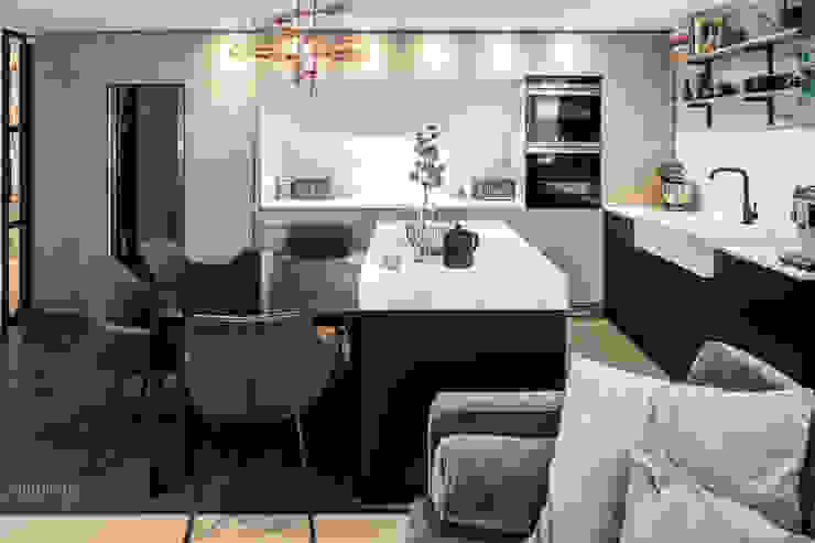 Realizacja projektu w Londynie Ambience. Interior Design Nowoczesna kuchnia