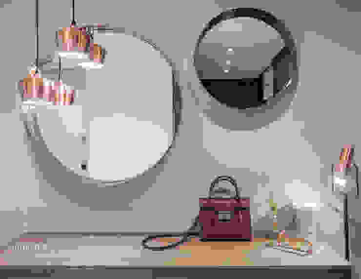 Realizacja projektu w Londynie Ambience. Interior Design Nowoczesny korytarz, przedpokój i schody