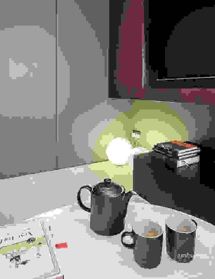 Realizacja projektu w Londynie Ambience. Interior Design Nowoczesne domowe biuro i gabinet