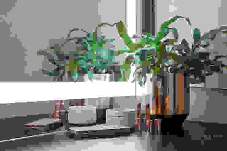 Realizacja projektu w Londynie Ambience. Interior Design Nowoczesna sypialnia