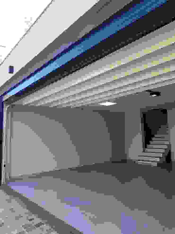 Portão - abertura Cattani Portões Portas de garagem Ferro/Aço Preto