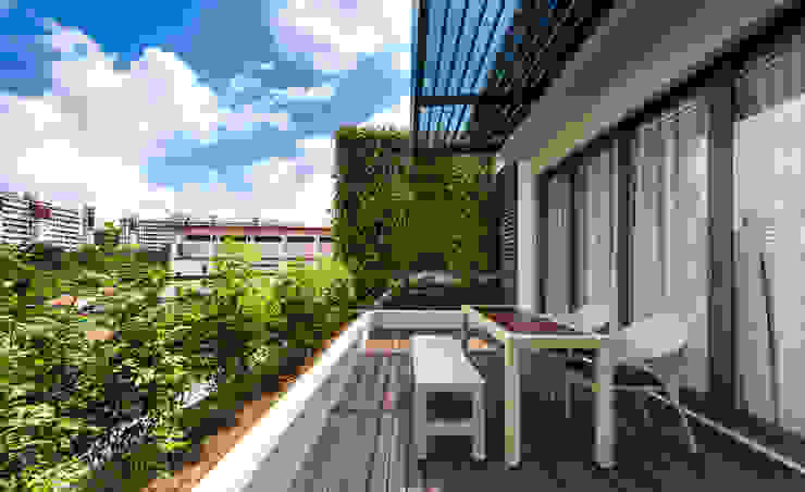 Green Wall House -Open Terrace ADX Architects Pte Ltd Tropical style balcony, veranda & terrace Wood Green