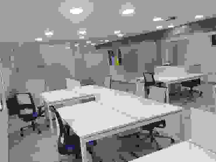 REFORMA DE OFICINAS EN NAVE INDUSTRIAL EXISTENTE, OCTANS AECO OCTANS AECO Phòng học/văn phòng phong cách hiện đại