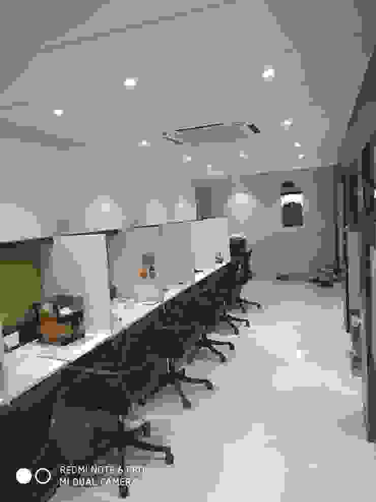 BHADRESHBHAI KHAMAR KEGAN(office interior) 'A' DESIGN ASSOCIATES Modern offices & stores